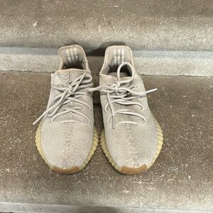 Women’s yeezy shoes